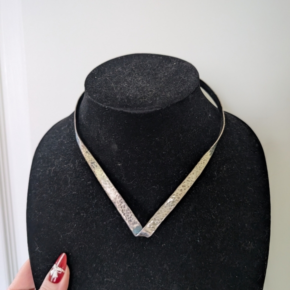Jewelry - Vintage Silvertone Women's Necklace